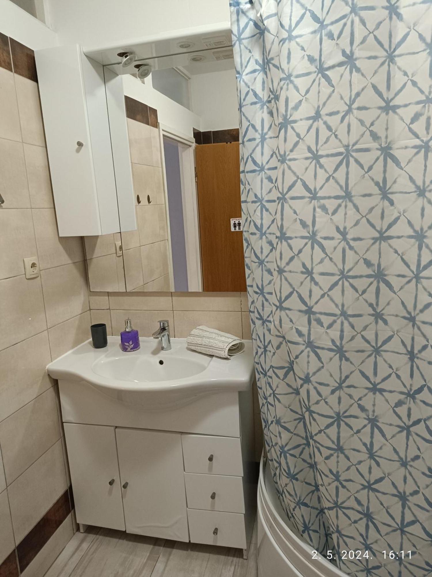 Leonica Apartment Omis Exterior photo