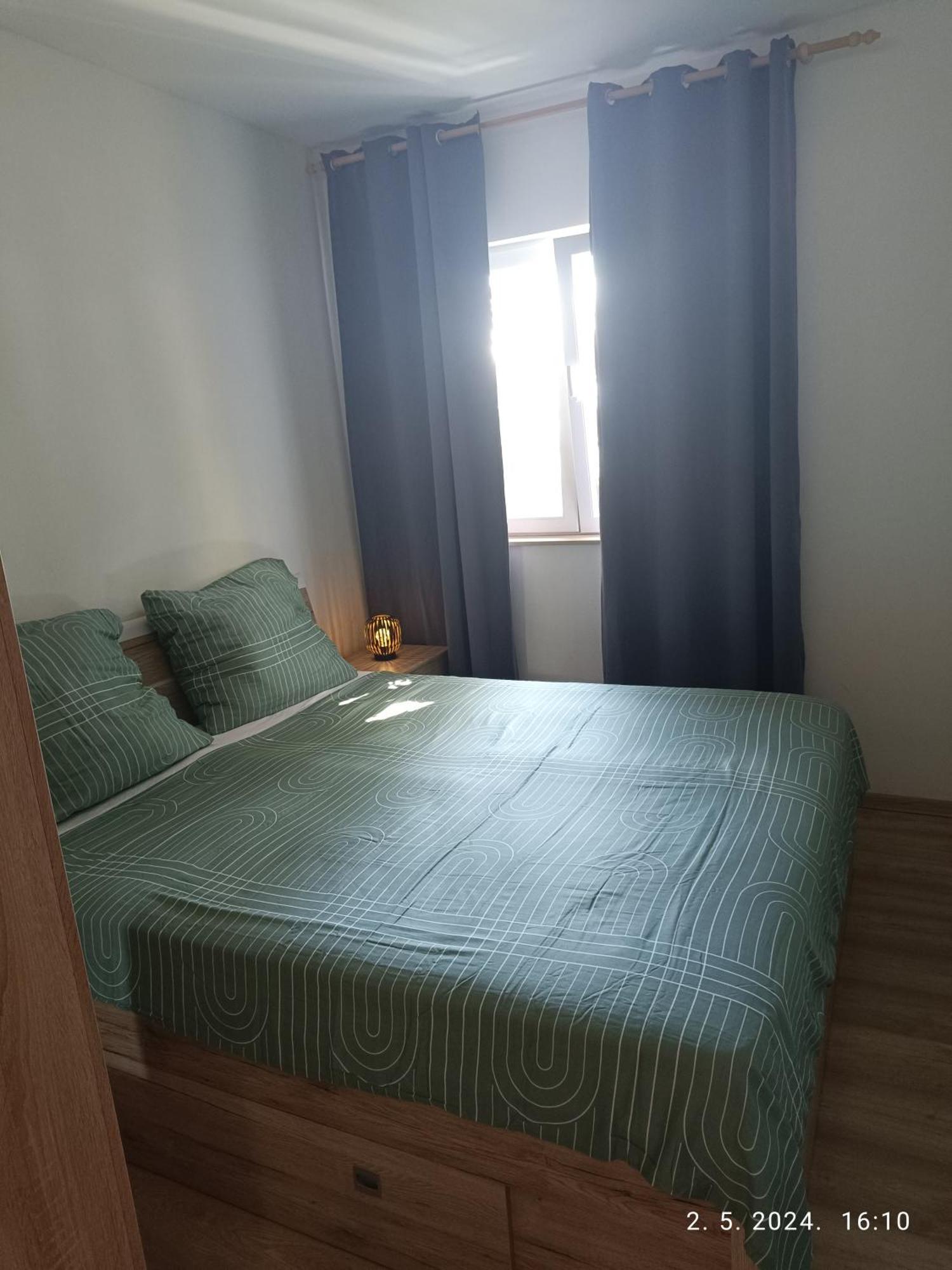 Leonica Apartment Omis Exterior photo