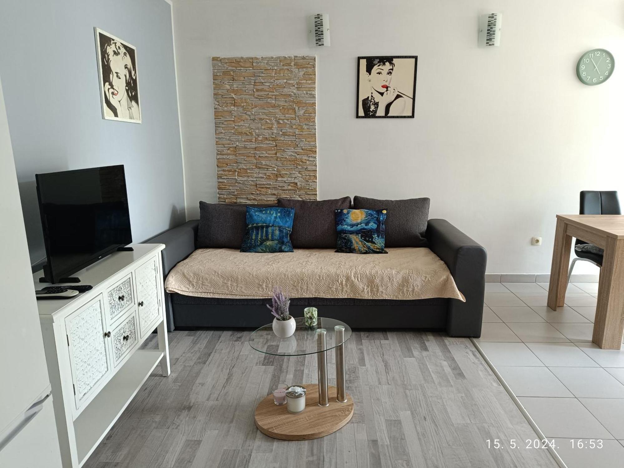 Leonica Apartment Omis Exterior photo