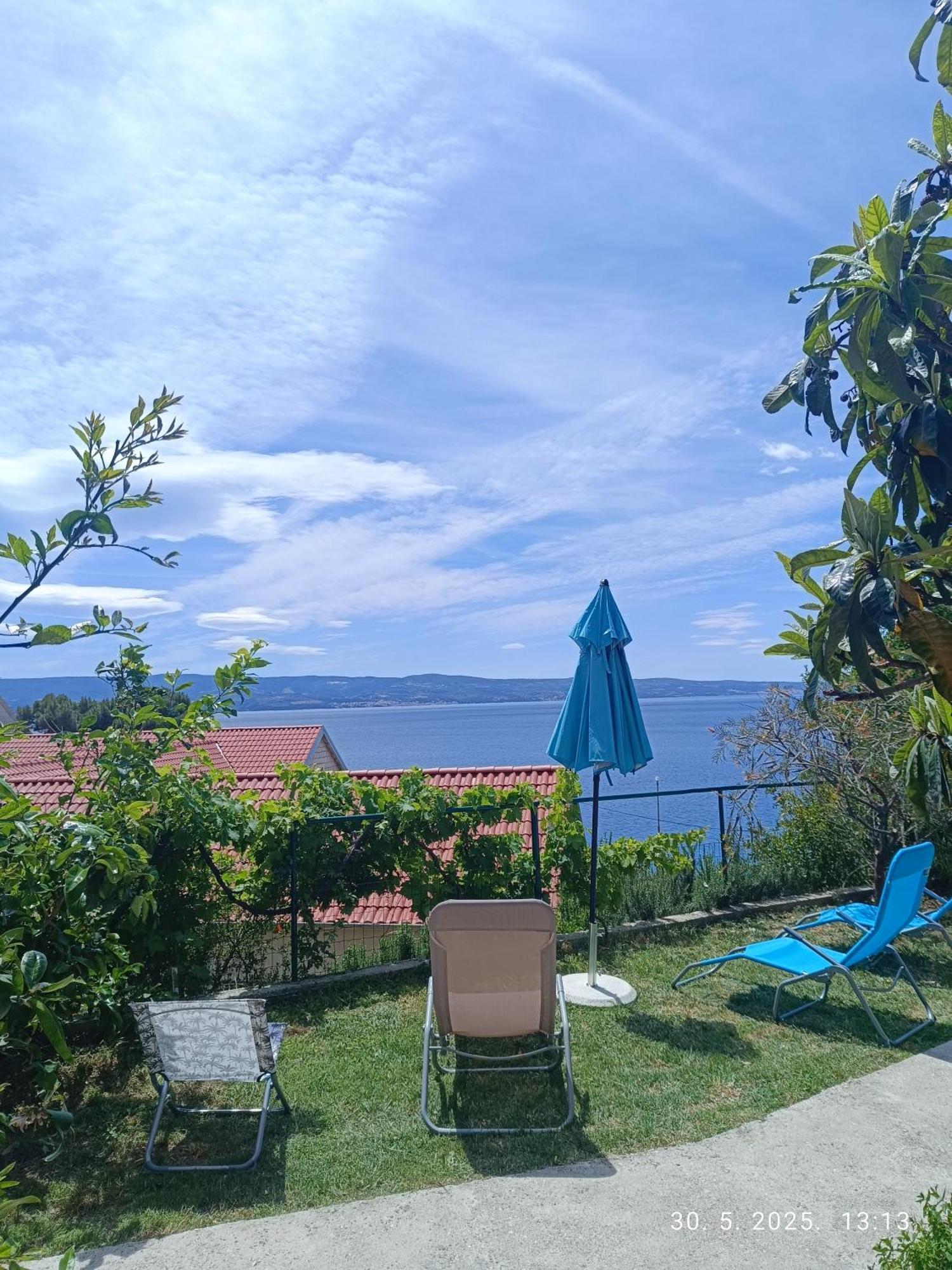 Leonica Apartment Omis Exterior photo