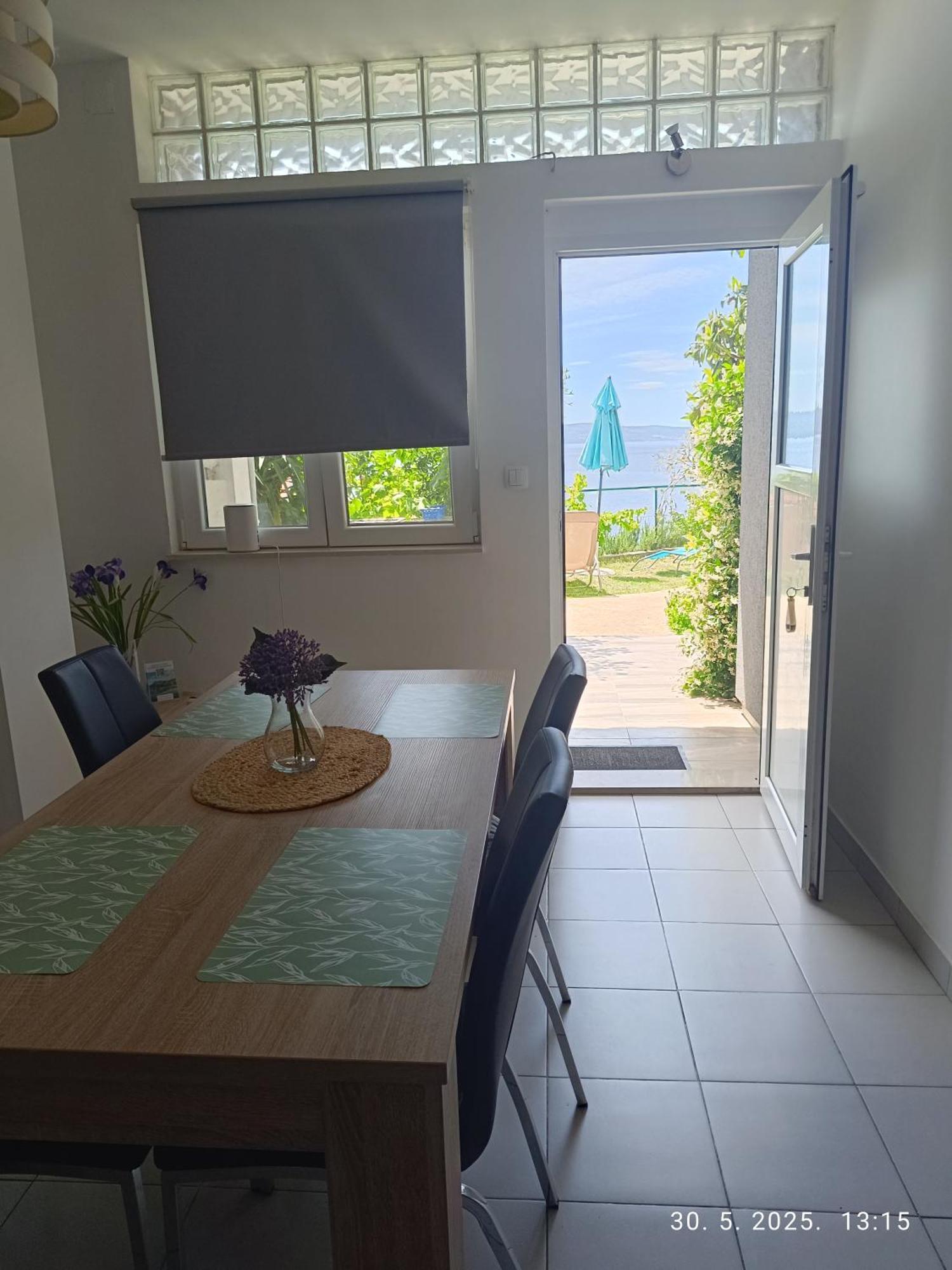 Leonica Apartment Omis Exterior photo